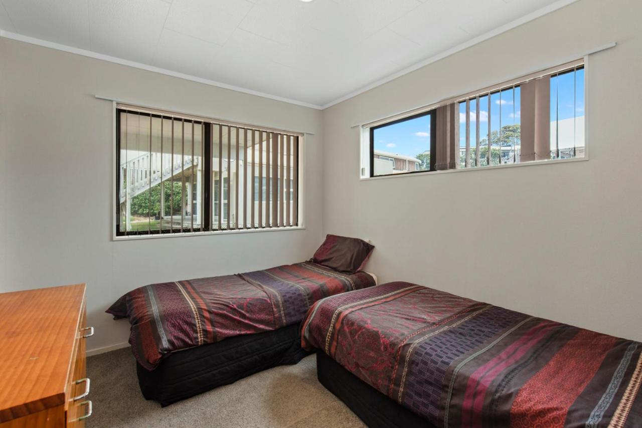 Oceanside Bach - Mount Maunganui Holiday Home Exterior foto